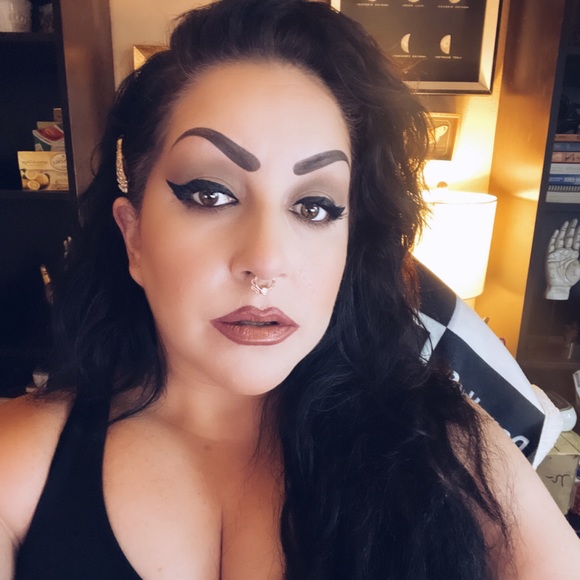 Meet your Posher, Alejandra - Picture 7 of 8